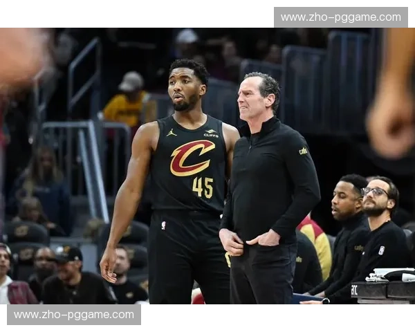 三中卫体系助骑士限制对手命中率 阿特金森调教防守见效 三中卫体系助骑士限制对手命中率 阿特金森调教防守见效